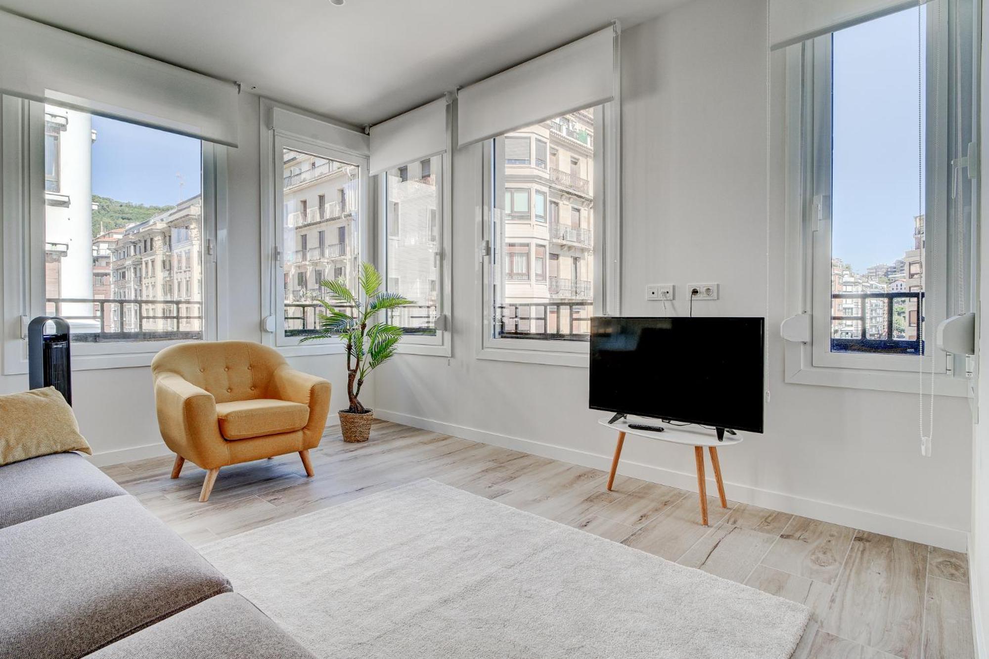 Apartamentos Gran Via By Sanse Holidays San Sebastián Dış mekan fotoğraf